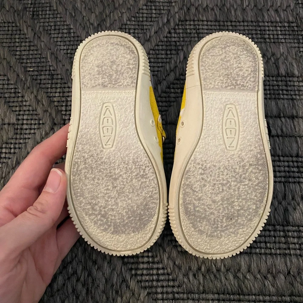 Keen Kids Yellow Polka Dot Sandals - Picture 3 of 4